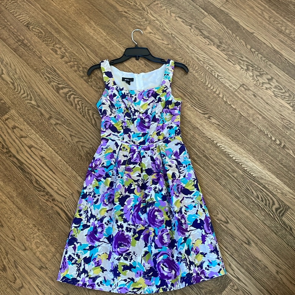 Floral sleeveless mid length dress